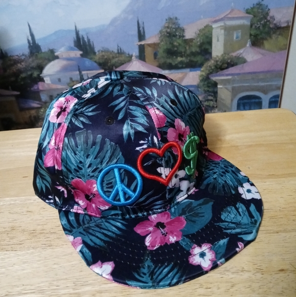 🧢⛵PEACE.LOVE.$$$ CAP⚾⚽🏈🏀🎮 - Picture 7 of 16